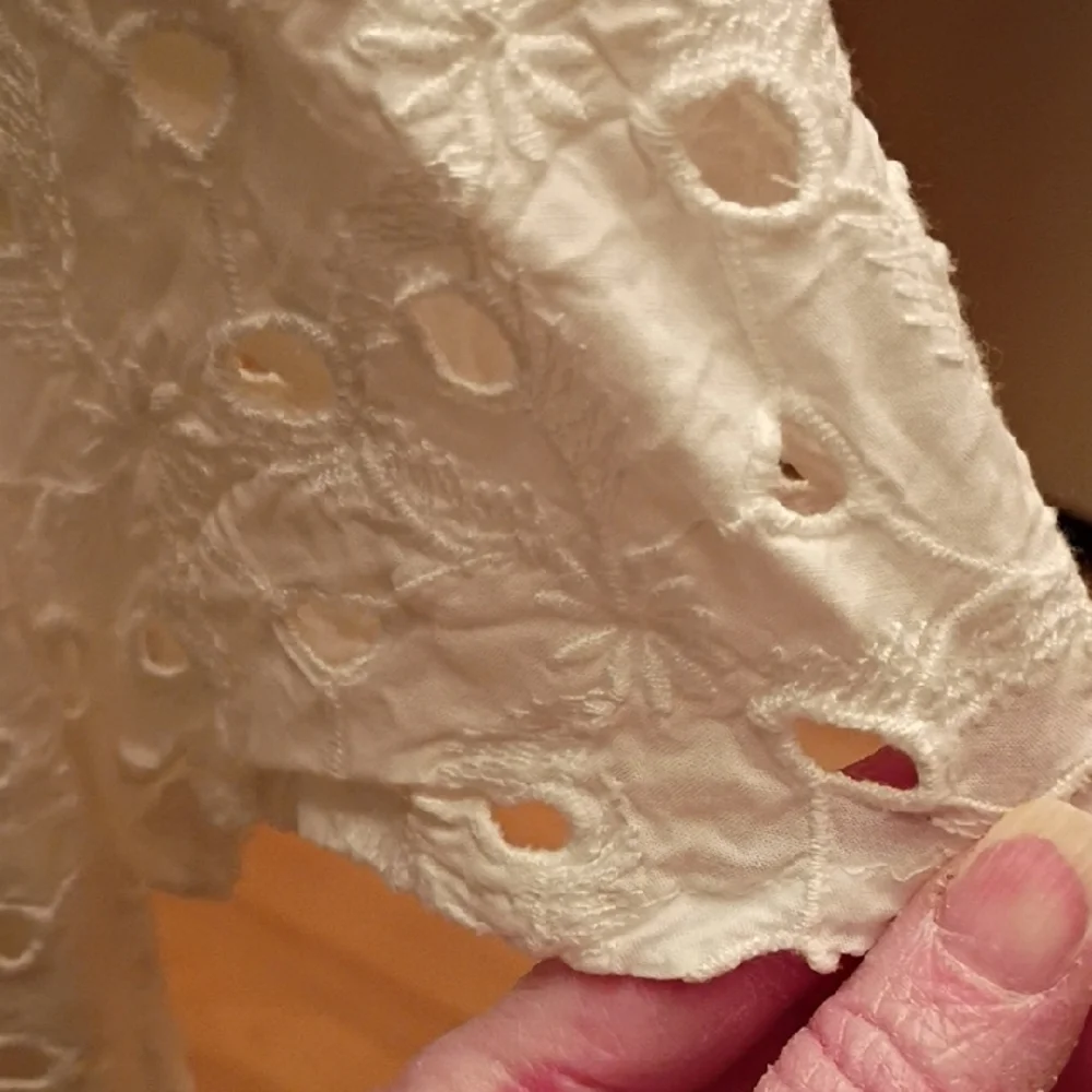 Market & Spruce White Eyelet Blouse - Picture 4 of 7